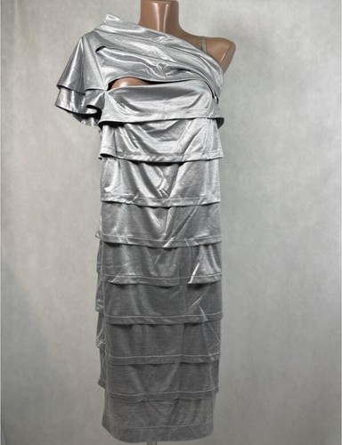 Abito a una spalla Fendi argento metallizzato a strati taglia 40 L 8 10