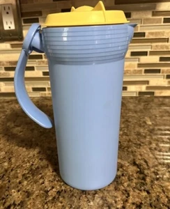 Tupperware Twist N Pour blau/gelb 37 oz großer Schluck Becher Krug blau/gelb # - Bild 1 von 10