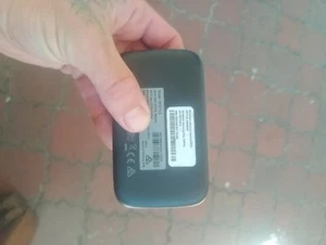 Optus prepaid pocket wifi modem 4G - Picture 1 of 2