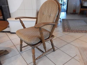 Eichenstühle mit Armlehnen und Polsterung - Bild 1 von 3