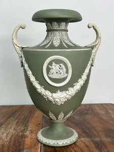 Wedgwood, Shield Shape, Green Jasper Vase - Picture 1 of 9
