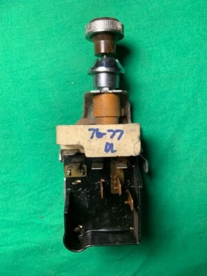 Interruptor de faros Old Cutlass 1973-1977 OEM Foto 1 de 4