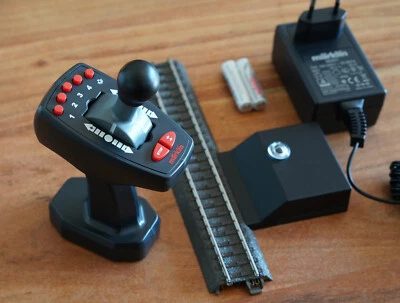 Märklin 322979 Infrarot-Power-Control-Stick mit Anschlussgleis und Netzteil NEU - Bild 1 von 4