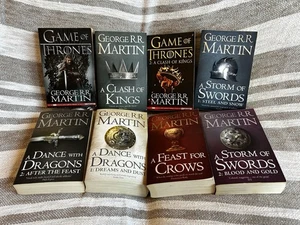A Game of Thrones Books 7 Book Set Paperback A Song Of Ice And Fire Plus Extra 1 - Foto 1 di 7