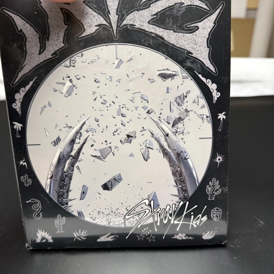 Stray Kids - Ate~CD~Photobook~Poster~Band Cards~Stickers~2024 New As Pictured Foto 1 de 2