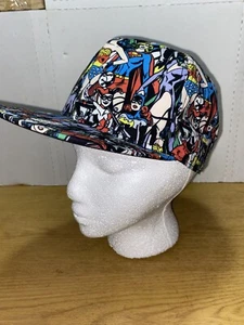 Gorra ajustable con cierre a presión de superhéroes femeninos icónicos de DC Comics - Imagen 1 de 5