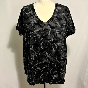Camiseta Torrid Lightning Bats Halloween Cuello en V Calce Clásico Talla Grande 2 18 20 - Imagen 1 de 5