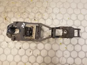 05 VW Bora Front Door Handle Bracket Clamp Driver Side - Picture 1 of 2