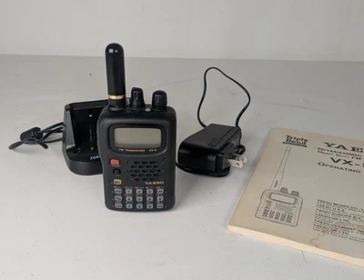 Transceptor compacto de tres bandas Yaesu VX-5R 50/144/430 mhz Foto 1 de 4