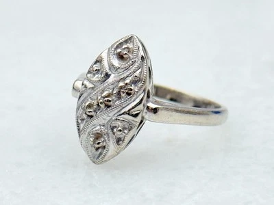 Antiguo anillo de compromiso de boda Art Deco de diamantes de oro blanco de 10 k de 1920 talla 6 Foto 1 de 4