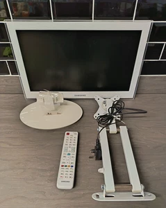 SAMSUNG UE22C4010PW - 22in LCD TV - FREEVIEW - HDMI - Stand, Power Lead, Remote - Picture 1 of 16