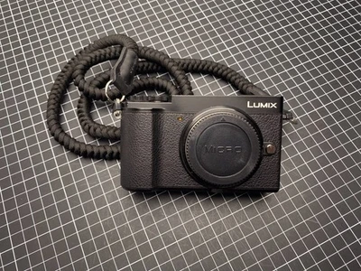 Panasonic Lumix DC-GX9, TESTED, 20,3 MP, Digital Camera, MFT - Bild 1 von 4