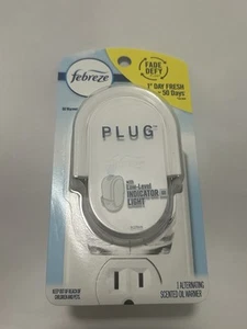 Febreze PLUG Alternating Scented Oil Warmer - Picture 1 of 4