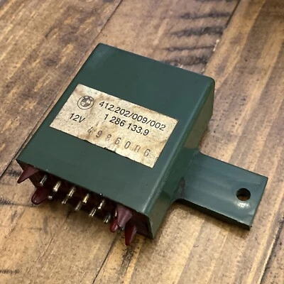 Módulo de control de velocidad en ralentí caja verde 1286133 OEM BMW E30 325e E28 528e Foto 1 de 4