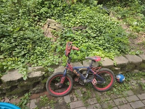 Huffy Marvel Spider-Man 12 inch Kids Bike - Black/Blue/Red (72169) - Picture 1 of 2