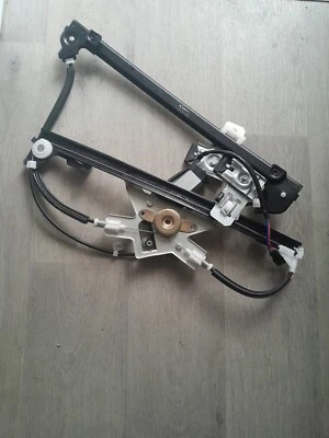 Right Front VAICO V10-6309 Window Regulator for SEAT VW POLO 6N WITH MOTOR 2 PIN - Image 1 of 4