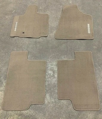 2008 - 2011 道奇大篷车地板 1ST & 2ND ROW MAT KI 82211220AB - 全新原始设备制造商 — 第 1/3 张图片