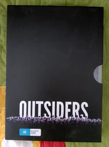 Outsiders region 4 DVD (AFL Western Bulldogs' Ground-breaking journey) LIKE NEW - Bild 1 von 2
