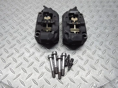 Par de pernos de pinzas de freno delanteras Triumph Street Triple RS 765 2020 18-20 OEM Foto 1 de 4