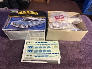 Revell Lowrider Magazin 1959 Chevy Impala Hardtop Lowrider 1:25 Neu Open Box - Bild 1 von 9