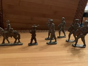 7 Pcs - Vintage Cast Metal Toy Soldier on Horse Soldiers & Drummers On Foot - Picture 1 of 8