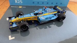 Minichamps 1:43 - Fernando Alonso - Renault R25 - World Champion 2005