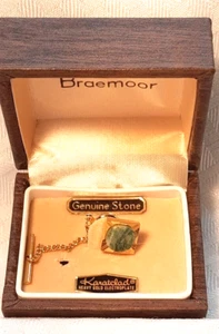 Vintage Braemoor Karatclad Jade Tie Tack - Picture 1 of 6