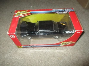 Johnny Lightning Muscle Cars Collection 1965 Pontiac GTO 1/24 Scale MIB 2005 - Picture 1 of 2