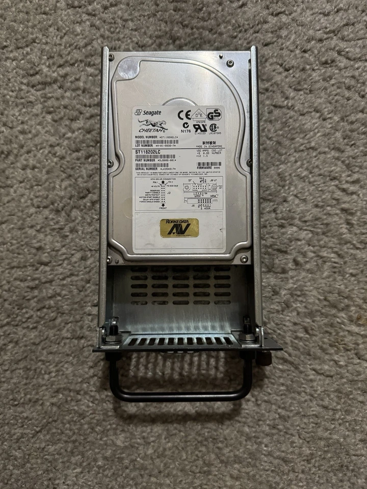 Seagate Cheetah ST118202LC 18.2GB 10K rpm 80pin SCSI HDD Hard Drive With Tray - Image 1 of 4