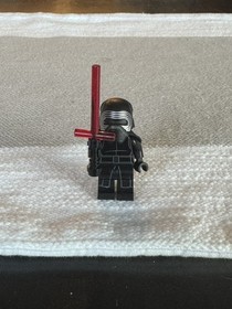 LEGO Kylo Ren Minifigure From Lego Set 75104  Star Wars Command Shuttle