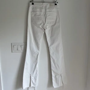 ZARA Split Hem Flare White Denim Jeans Women’s size 4 - Picture 1 of 9