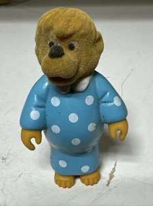 Modellino giocattolo plastica 3,5" Berenstain orsi mamma orso pelliccia floccata vintage 1986 polka - Foto 1 di 5