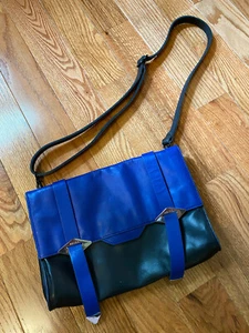 REISS Olivia Crossbody Leather Bag Bold Blue Black Triangle Latch Excellent Rare - Picture 1 of 10