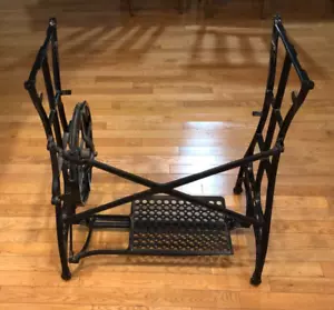 Antique WHITE ROTARY Treadle Sewing Machine cast Iron Table frame w/ treadle - Picture 1 of 11