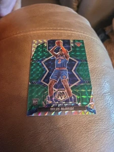 2021-22 Panini Mosaic - Rookies Miles McBride #243 Green Mosaic Prizm (RC) - Picture 1 of 2