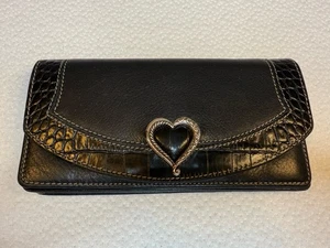 Brighton schwarze Leder-Geldbörse Kroko-Besatz Herzverschluss Dreifachfaltung 4”x8” - Bild 1 von 9