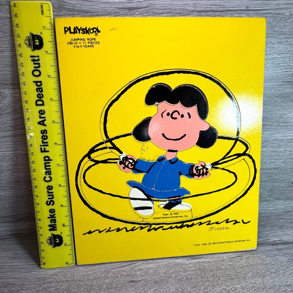Juego de rompecabezas vintage Playskool Charlie Brown & Lucy 1972 Foto 1 de 4