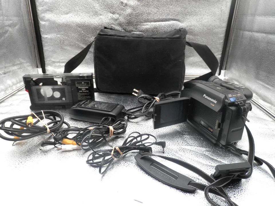 Panasonic PV-L559 VHS-C Camcorder Video Camera Bundle-EUC-Free Shipping - Image 1 of 4