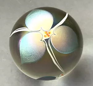 1986 STUART ABELMAN Iridescent Blue Hanging Hearts Art Glass Paperweight Signed - Picture 1 of 7