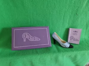 If The Shoe Fits by The Leonardo Collection LP9153 Boxed - Picture 1 of 11