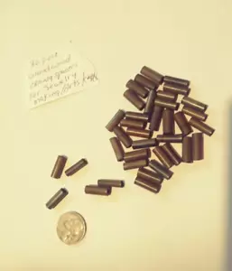 36 Stück grün gefärbte Holz längliche Perlen Spacer für Schmuck/Kunst/Basteln - Bild 1 von 8