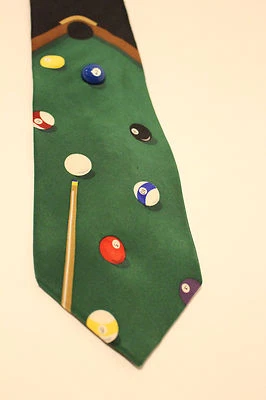 Corbata para hombre negra y verde de ocho bolas para mesa de billar de Vicky Davis New York Ball Foto 1 de 4
