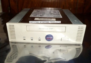 Compaq EOD006 20/40GB DDS-4 INT Data Tape Drive 5.25" Kit w/2 Tapes 158856-001 - Picture 1 of 2