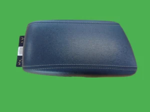 KIA NIRO DE 2021 HYBRID CENTRE CONSOLE LEATHER ARMREST IN BLACK - Picture 1 of 16