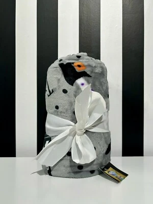 🩶 Cynthia Rowley Soft Halloween Hocus Pocus Witch Grey Throw Blanket Tkmaxx - Image 1 of 4