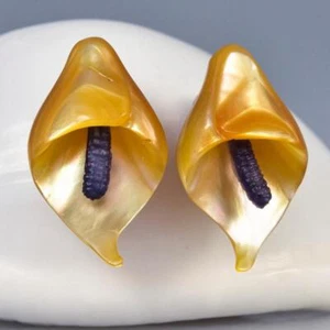 Calla Lily Fiore Intagliato Madreperla & Viola Conchiglia Orecchino Paio 8.57g - Foto 1 di 14