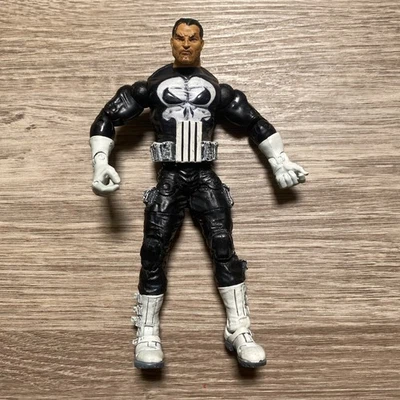 ToyBiz Marvel Legends Series 4 Punisher 2003 6" Poseable Action Figure Loose - Image 1 of 4