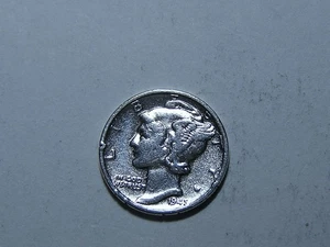 1945    Mercury Dime - Picture 1 of 2