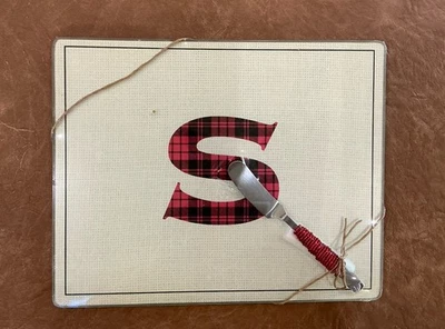 ¡Nuevo! Juego de tabla de cortar de vidrio a cuadros “S” y esparcidor de cuentas rojas vacaciones Navidad Foto 1 de 2