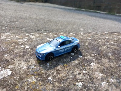 1:64 ex Hot Wheels 2016 Alfa Romeo Giulia Q4 Polizia Stato Stradale police ITA - Immagine 1 di 4